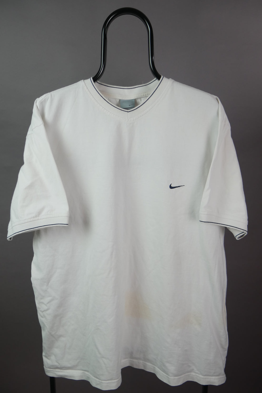 The Vintage Nike V Neck T-Shirt (XXL)