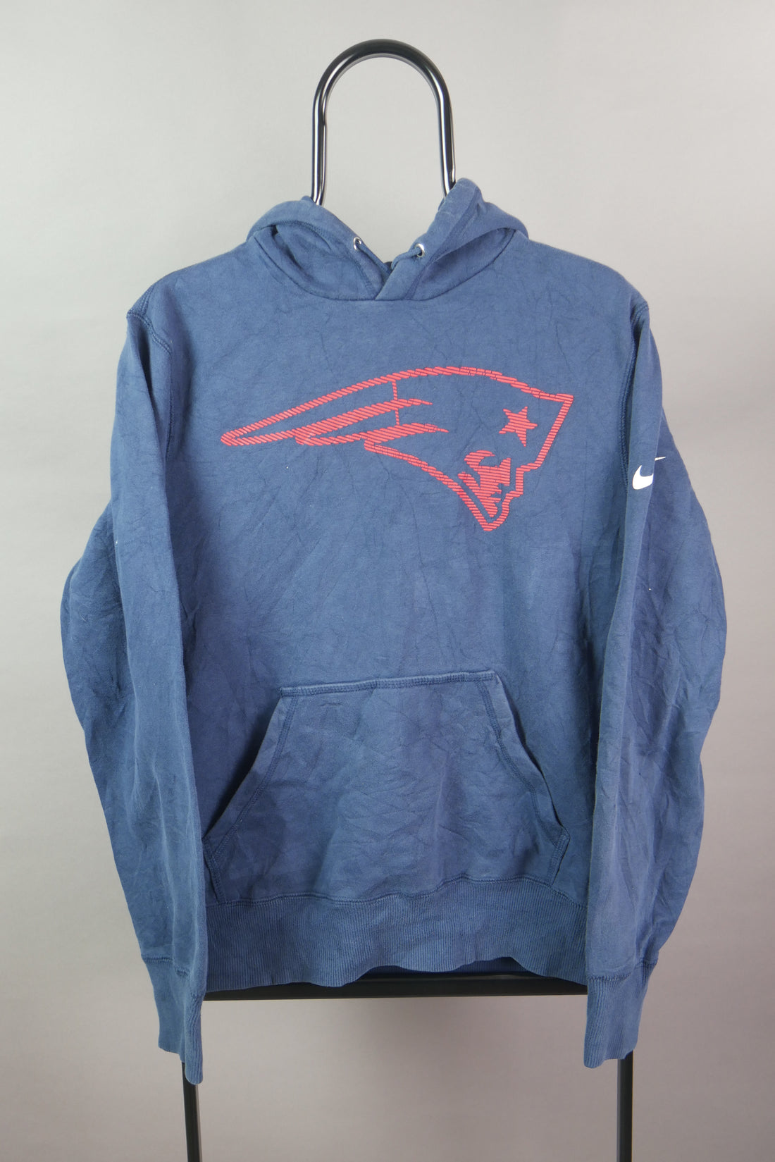 The Nike Patriots Graphic Hoodie (M)