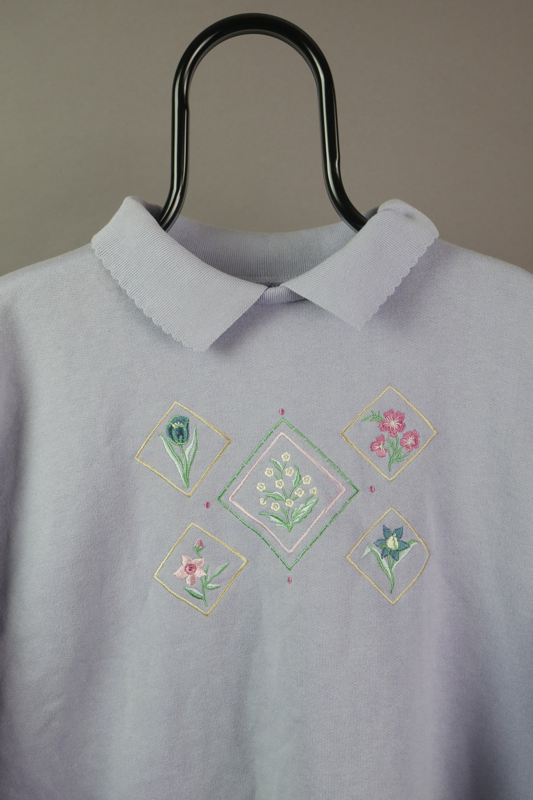 The Embroidered Flower Sweatshirt (L)
