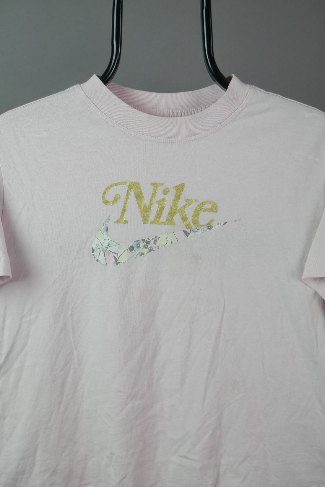 The Nike Cropped T-Shirt (Women's L)