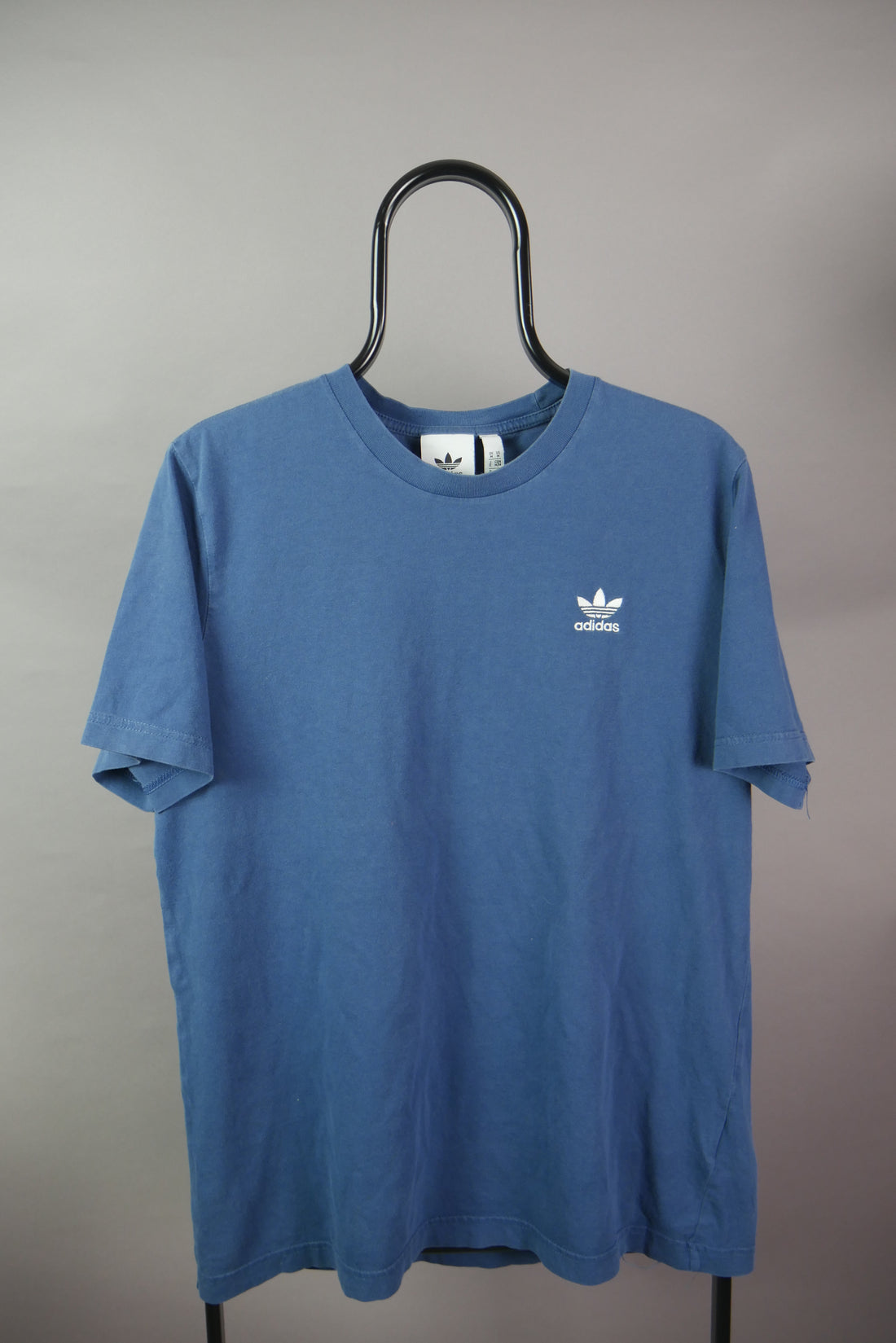 The Adidas Embroidered Logo T-Shirt (M)