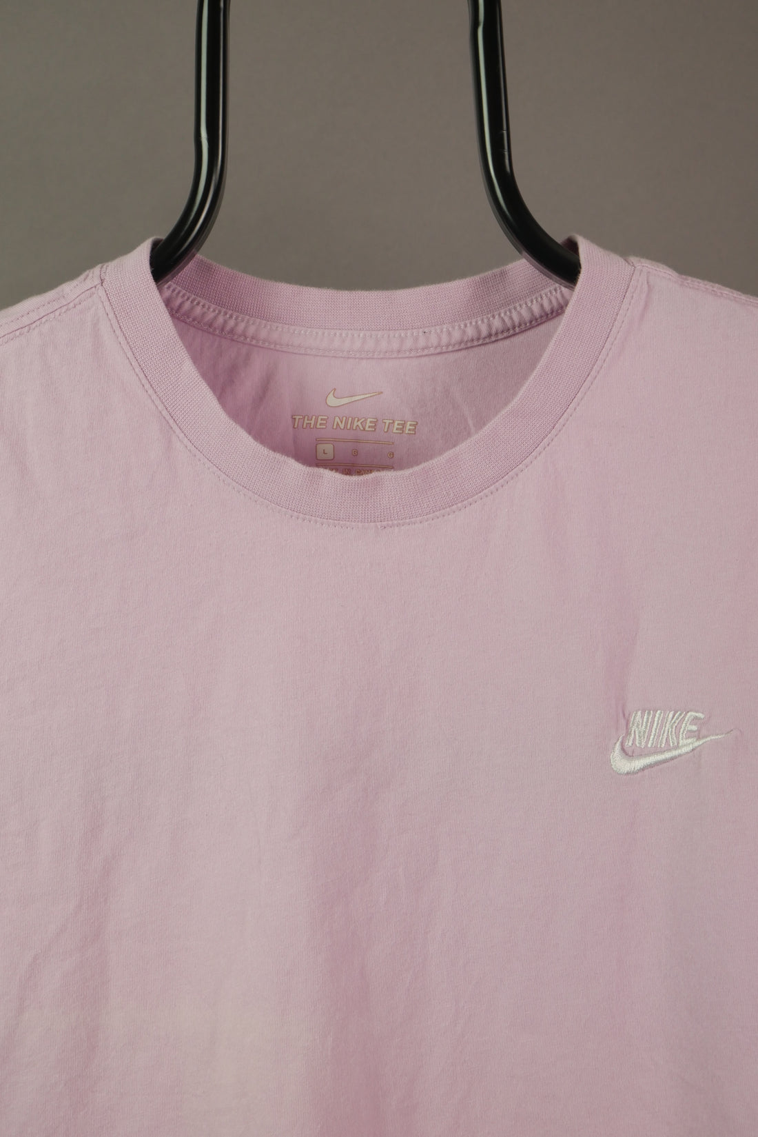 The Nike Embroidered Logo T-Shirt (L)